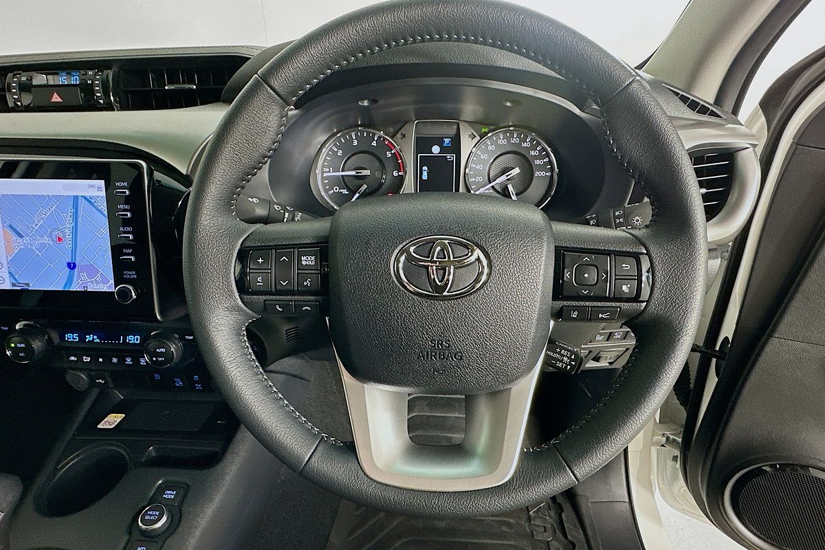 2025 Toyota HILUX SR5 48V (4x4) GUN126R RC 4X4
