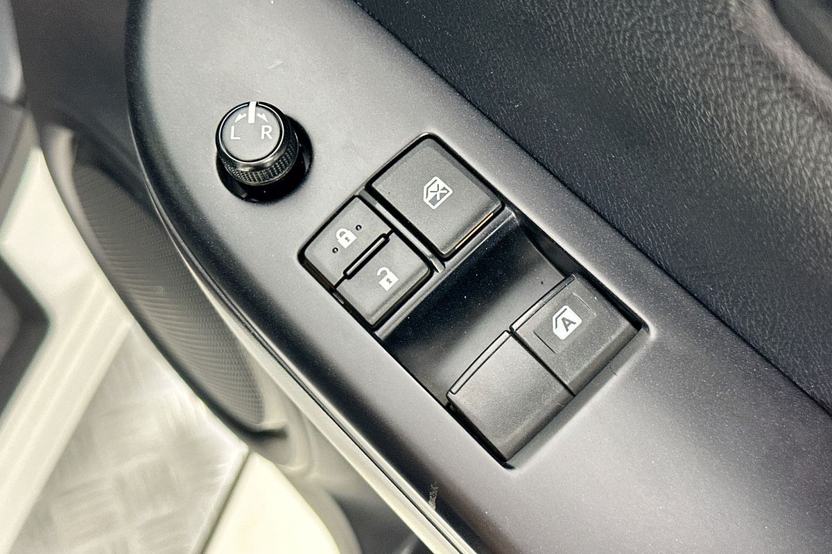 2019 Toyota Hilux SR (4x4) GUN126R MY19 4X4