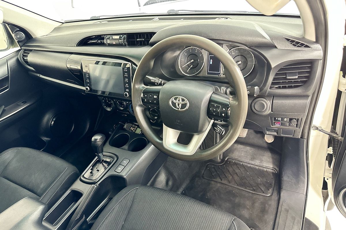 2021 Toyota HILUX SR (4x4) GUN126R FACELIFT 4X4