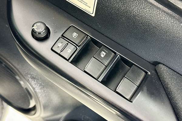 2021 Toyota HILUX SR (4x4) GUN126R FACELIFT 4X4