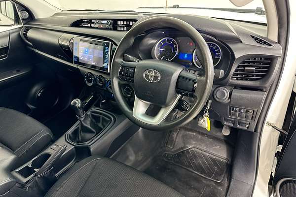 2018 Toyota HILUX SR (4x4) GUN126R MY17 4X4