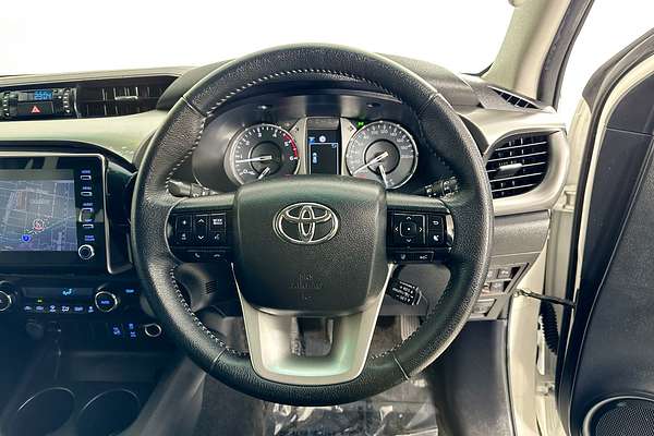 2021 Toyota HILUX SR5 (4x4) GUN126R FACELIFT 4X4