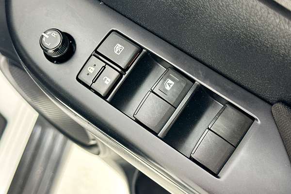 2021 Toyota HILUX SR (4x4) GUN126R FACELIFT 4X4