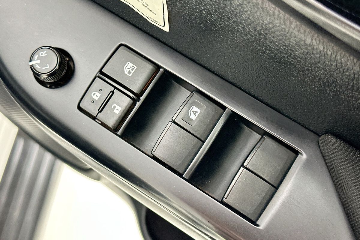 2021 Toyota HILUX SR (4x4) GUN126R 4X4