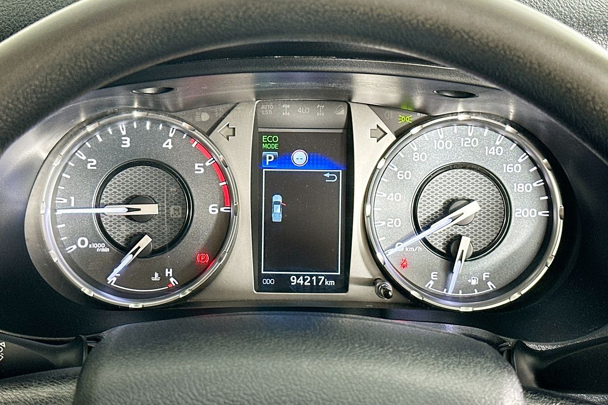 2020 Toyota HILUX SR (4x4) GUN126R FACELIFT 4X4