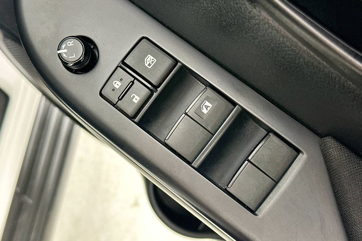 2024 Toyota HILUX SR (4x4) GUN126R 4X4