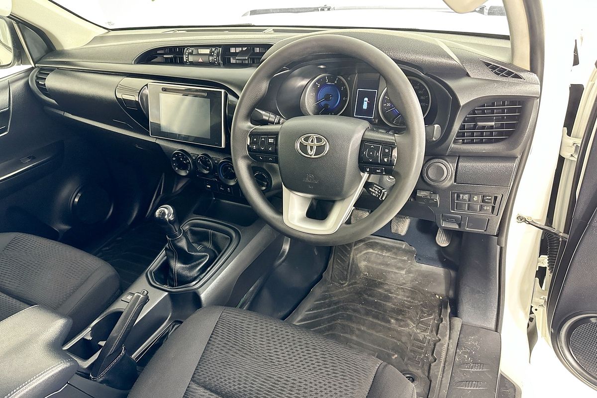 2019 Toyota HILUX SR (4x4) GUN126R MY19 4X4