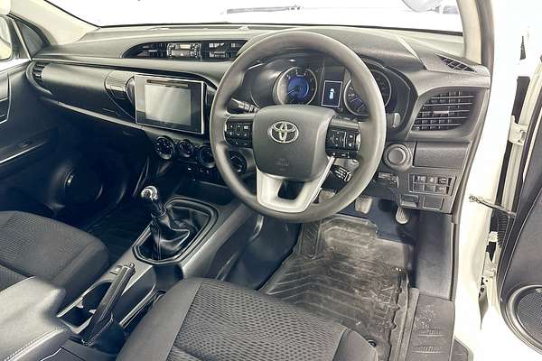 2019 Toyota HILUX SR (4x4) GUN126R MY19 4X4