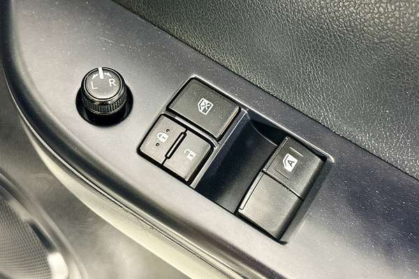 2021 Toyota HILUX SR (4x4) GUN126R 4X4