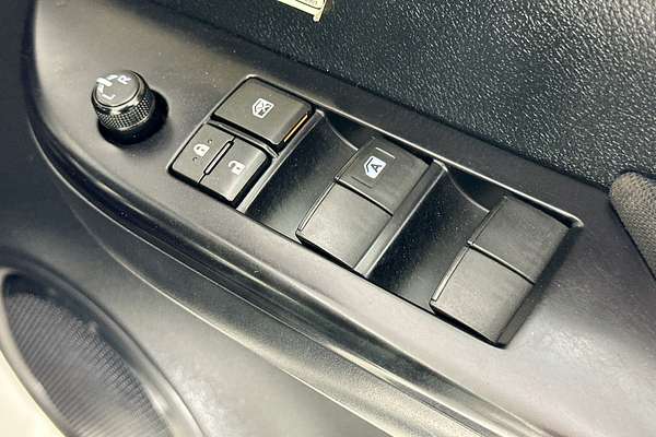 2021 Toyota HILUX SR (4x4) GUN126R FACELIFT 4X4