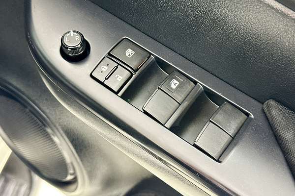 2020 Toyota HILUX SR (4x4) GUN126R MY19 UPGRADE 4X4