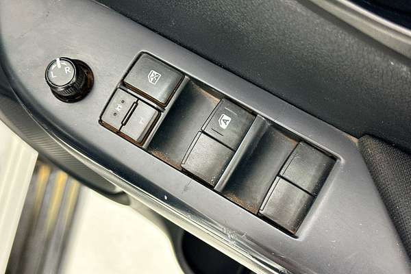 2020 Toyota HILUX SR (4x4) GUN126R MY19 UPGRADE 4X4