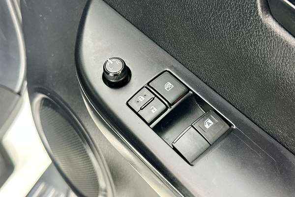 2019 Toyota HILUX SR (4x4) GUN126R MY19 4X4