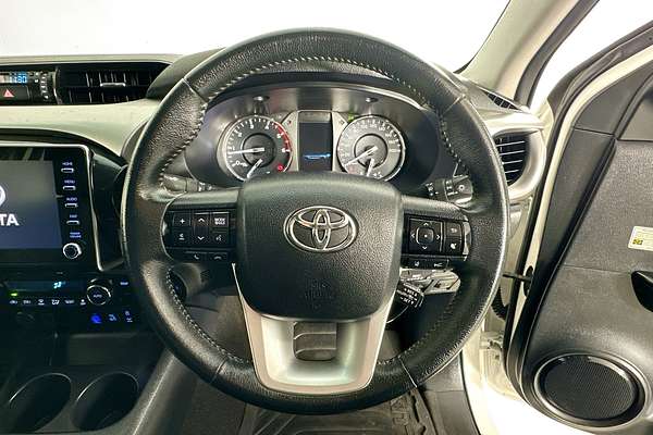 2021 Toyota HILUX SR5 (4x4) GUN126R FACELIFT 4X4