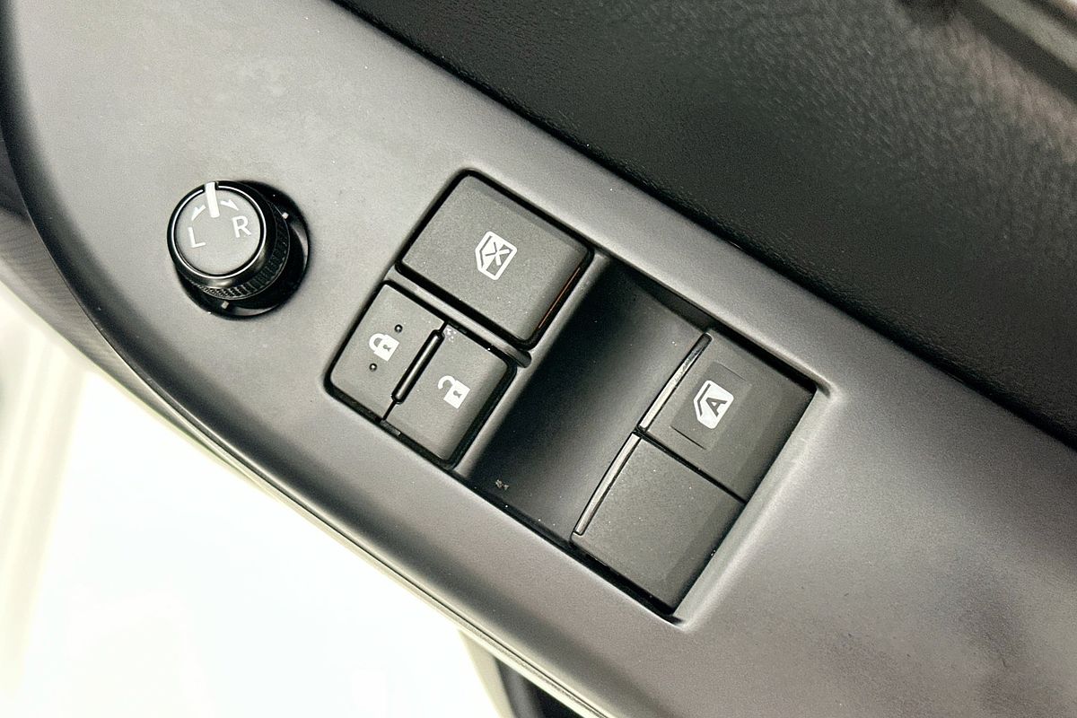 2018 Toyota HILUX WORKMATE TGN121R MY17 REAR WHEEL DRIVE