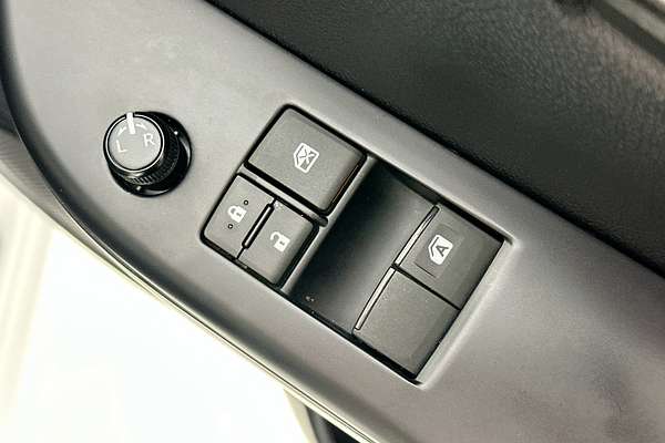 2018 Toyota HILUX WORKMATE TGN121R MY17 REAR WHEEL DRIVE