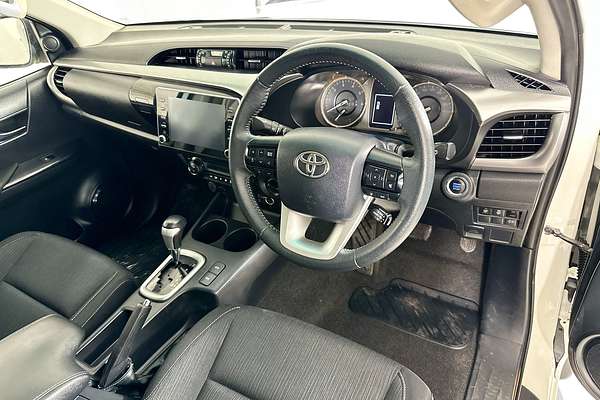 2021 Toyota HILUX SR5 (4x4) GUN126R FACELIFT 4X4