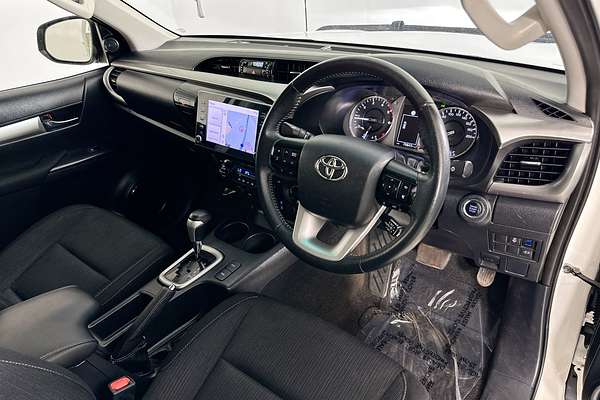 2021 Toyota HILUX SR5 (4x4) GUN126R 4X4