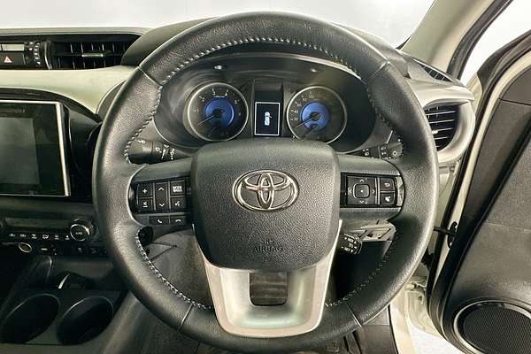 2017 Toyota HILUX SR5 (4x4) GUN126R 4X4