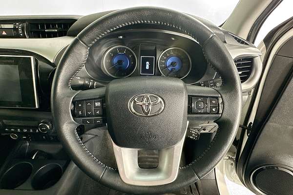 2017 Toyota HILUX SR5 (4x4) GUN126R 4X4