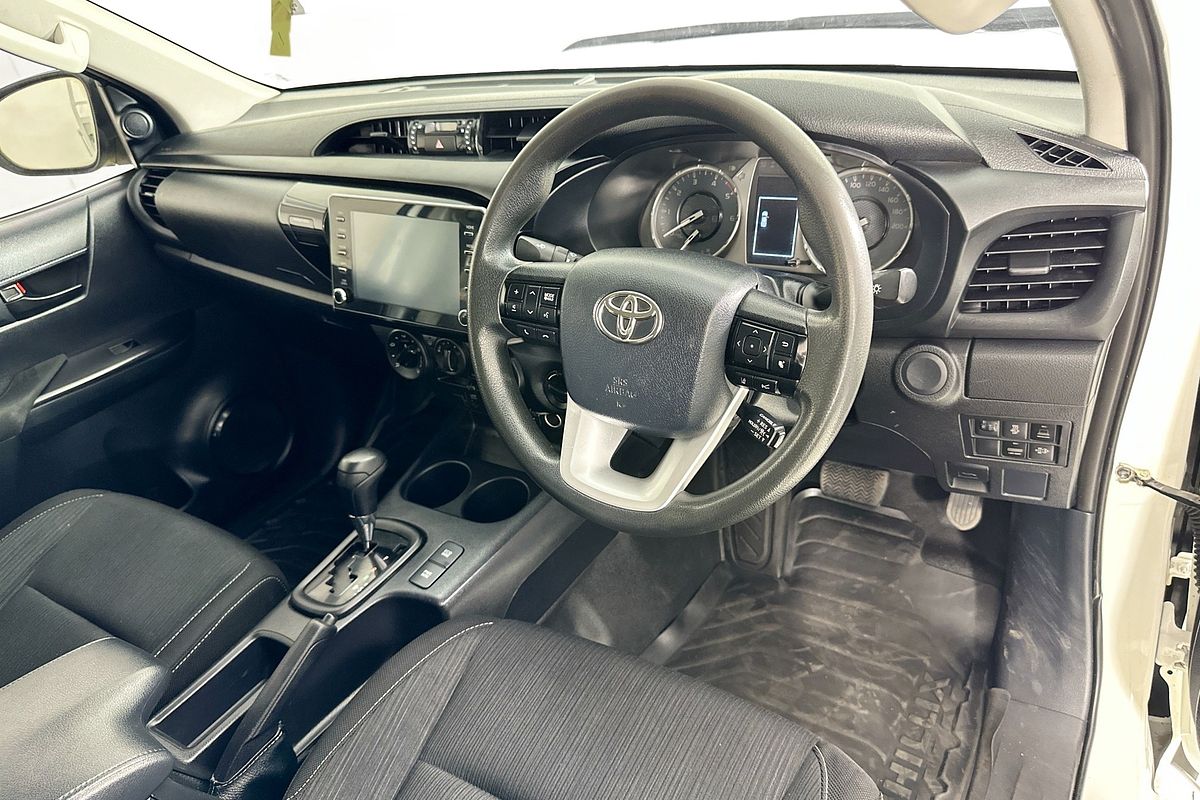 2021 Toyota HILUX SR (4x4) GUN126R FACELIFT 4X4