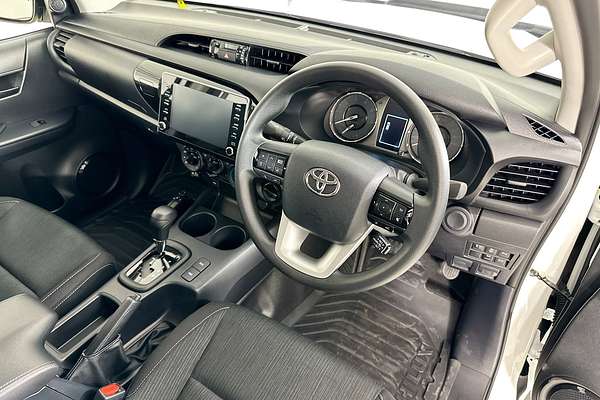2025 Toyota HILUX SR (4x4) GUN126R RC 4X4