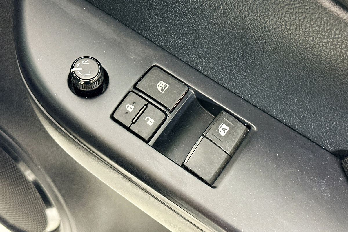 2023 Toyota HILUX SR (4x4) GUN126R 4X4