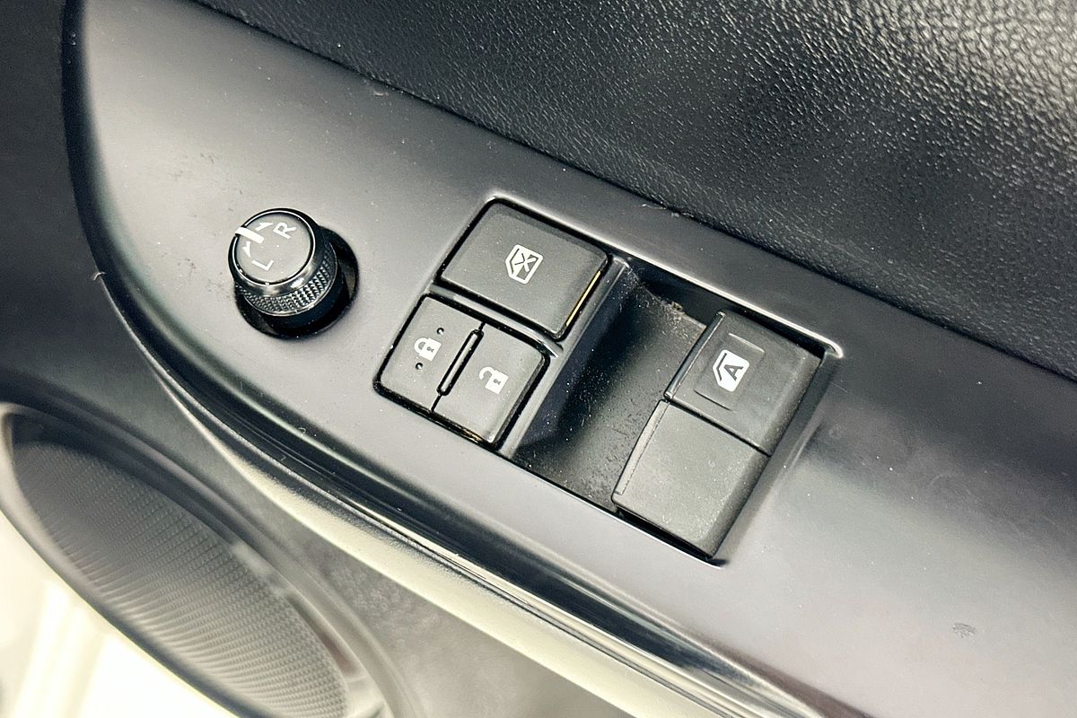 2021 Toyota HILUX WORKMATE TGN121R FACELIFT REAR WHEEL DRIVE