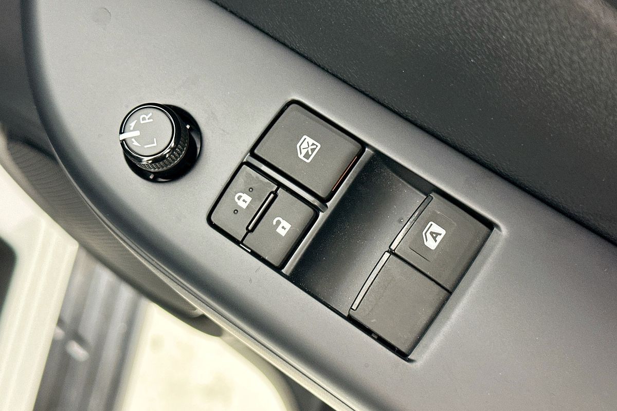 2024 Toyota HILUX SR (4x4) GUN126R 4X4