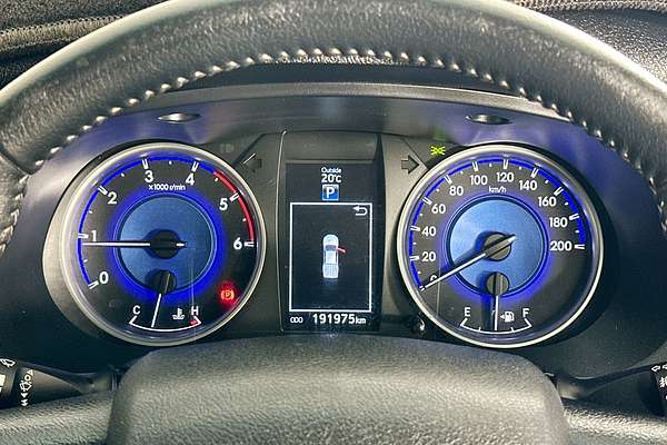 2017 Toyota HILUX SR5 (4x4) GUN126R 4X4