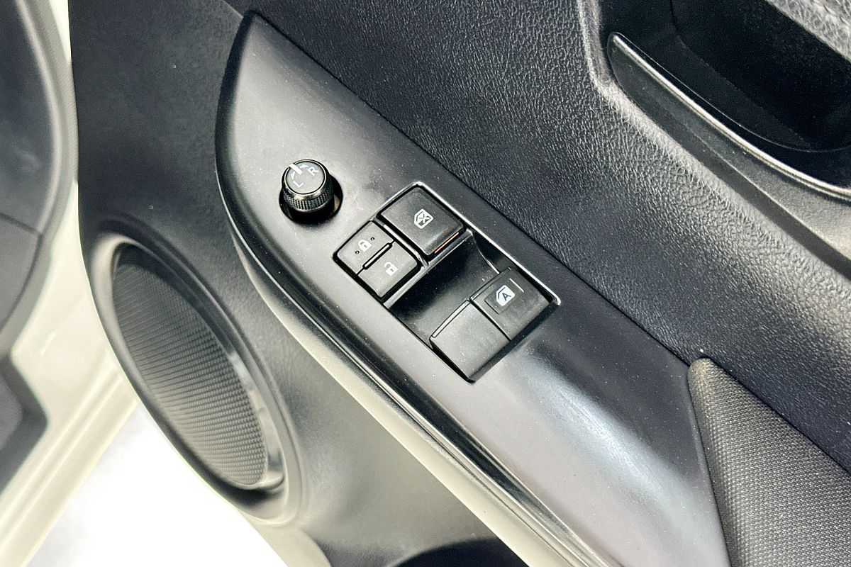 2019 Toyota HILUX WORKMATE TGN121R MY19 REAR WHEEL DRIVE