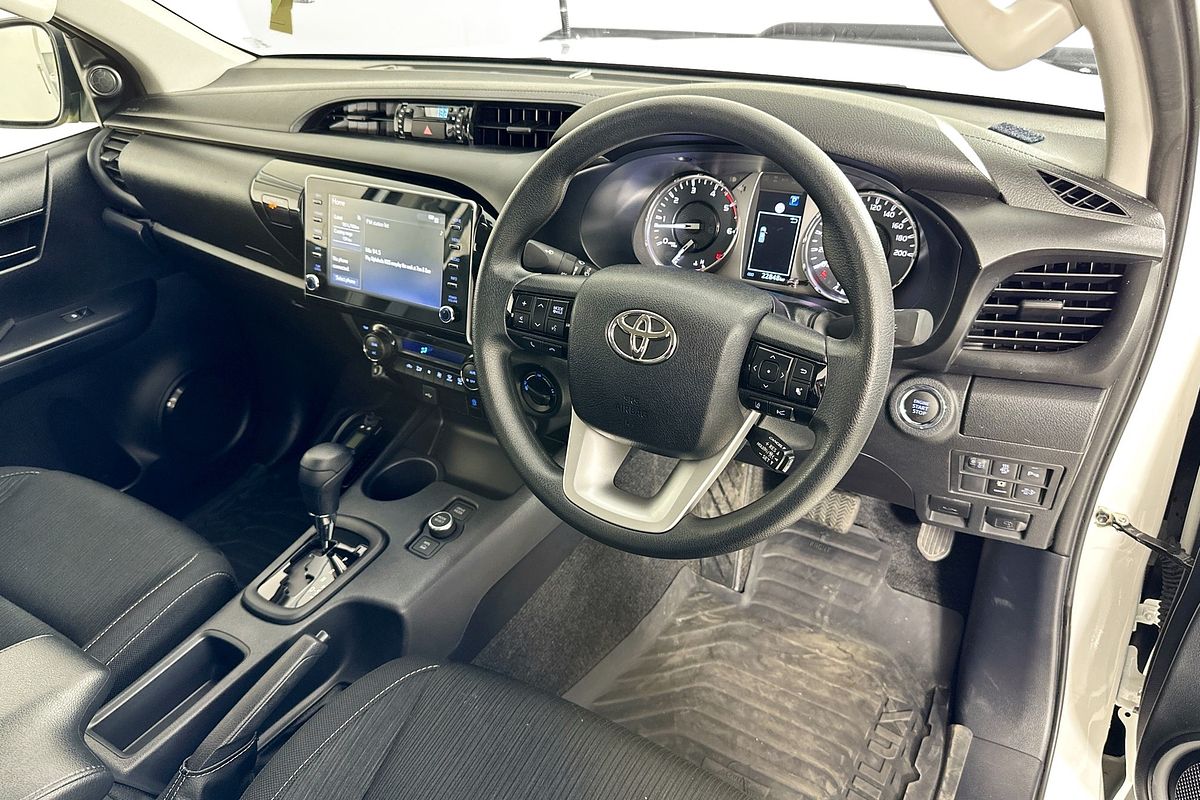 2024 Toyota HILUX SR 48V (4x4) GUN126R 4X4