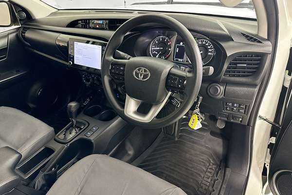 2025 Toyota HILUX SR (4x4) STEEL WHEELS GUN126R RC 4X4