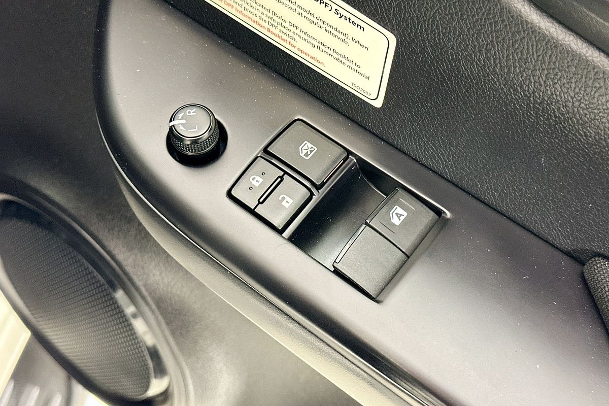 2021 Toyota HILUX SR (4x4) GUN126R 4X4
