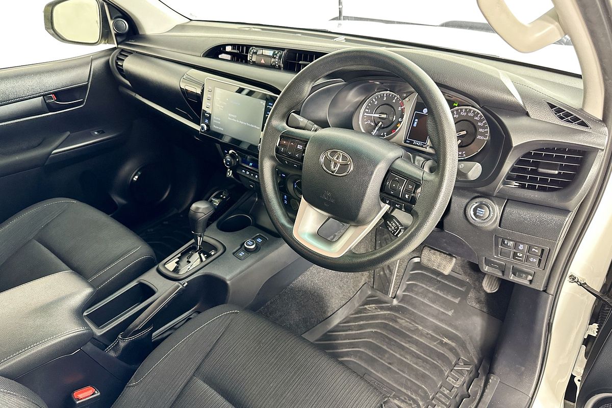 2024 Toyota HILUX SR 48V (4x4) GUN126R 4X4