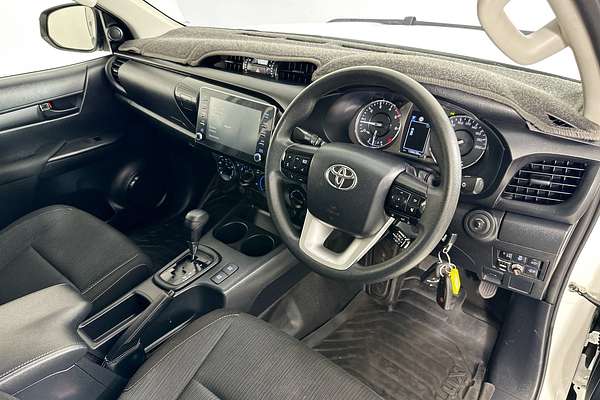 2020 Toyota HILUX SR (4x4) GUN126R FACELIFT 4X4