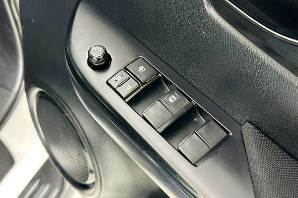 2021 Toyota HILUX SR (4x4) GUN126R FACELIFT 4X4