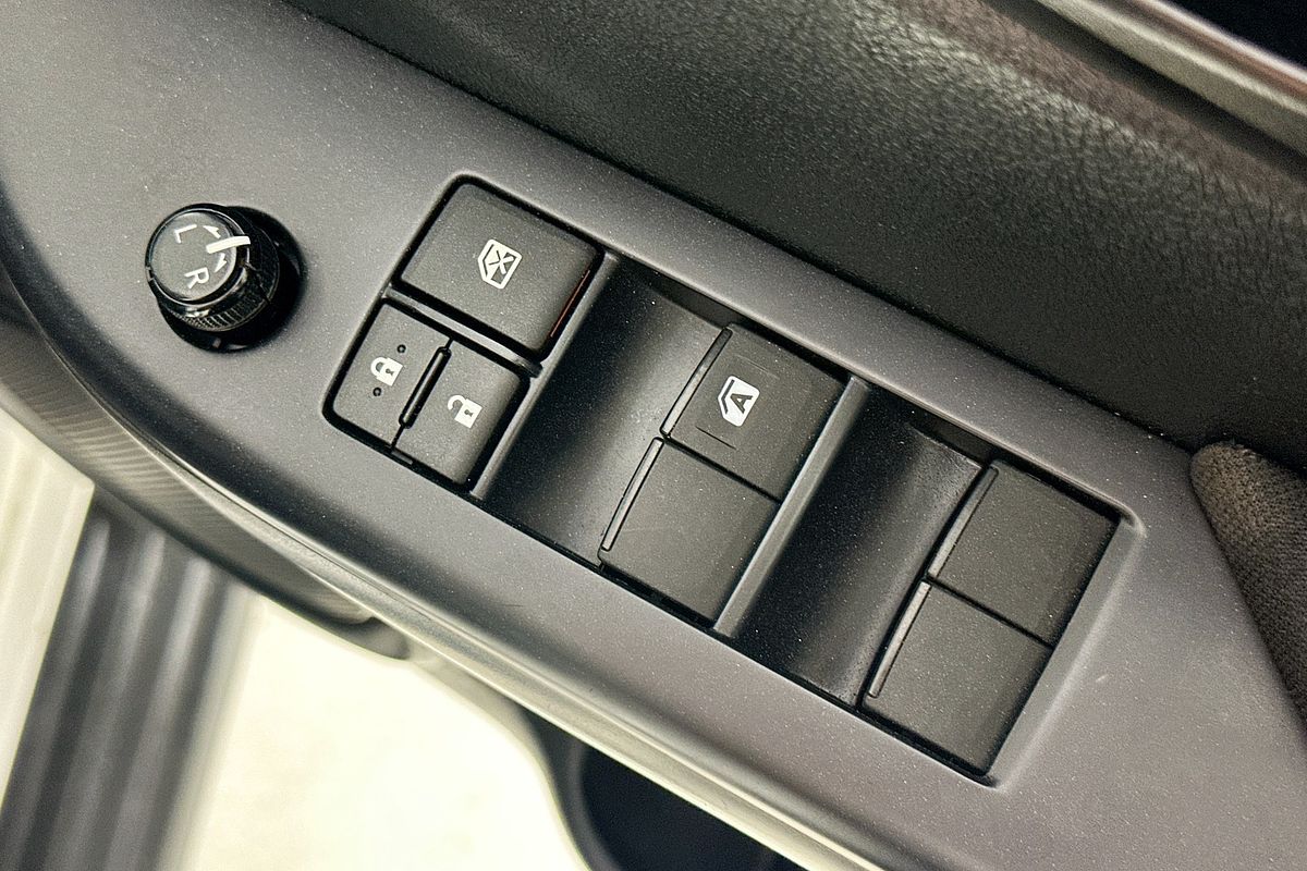 2021 Toyota HILUX SR (4x4) GUN126R 4X4