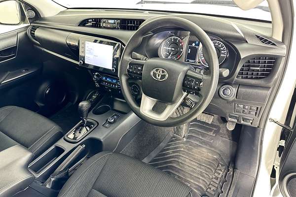 2025 Toyota HILUX SR 48V (4x4) GUN126R RC 4X4