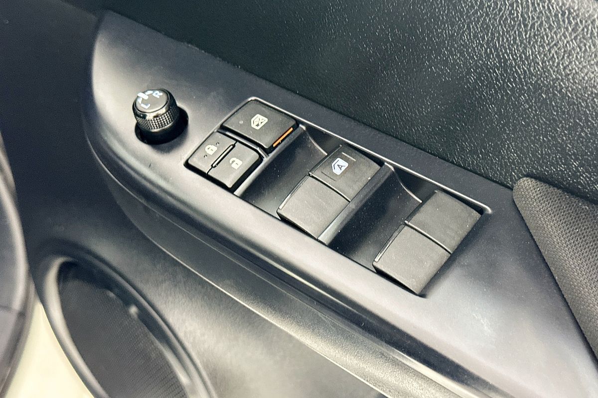 2023 Toyota HILUX SR (4x4) GUN126R 4X4