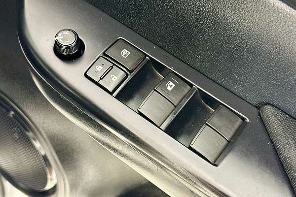 2022 Toyota HILUX SR (4x4) STEEL WHEELS GUN126R 4X4