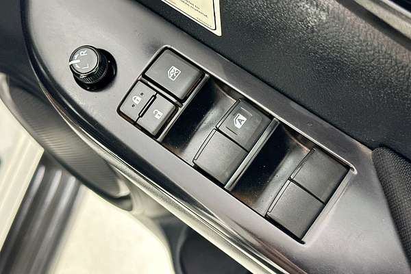 2021 Toyota HILUX SR (4x4) GUN126R FACELIFT 4X4