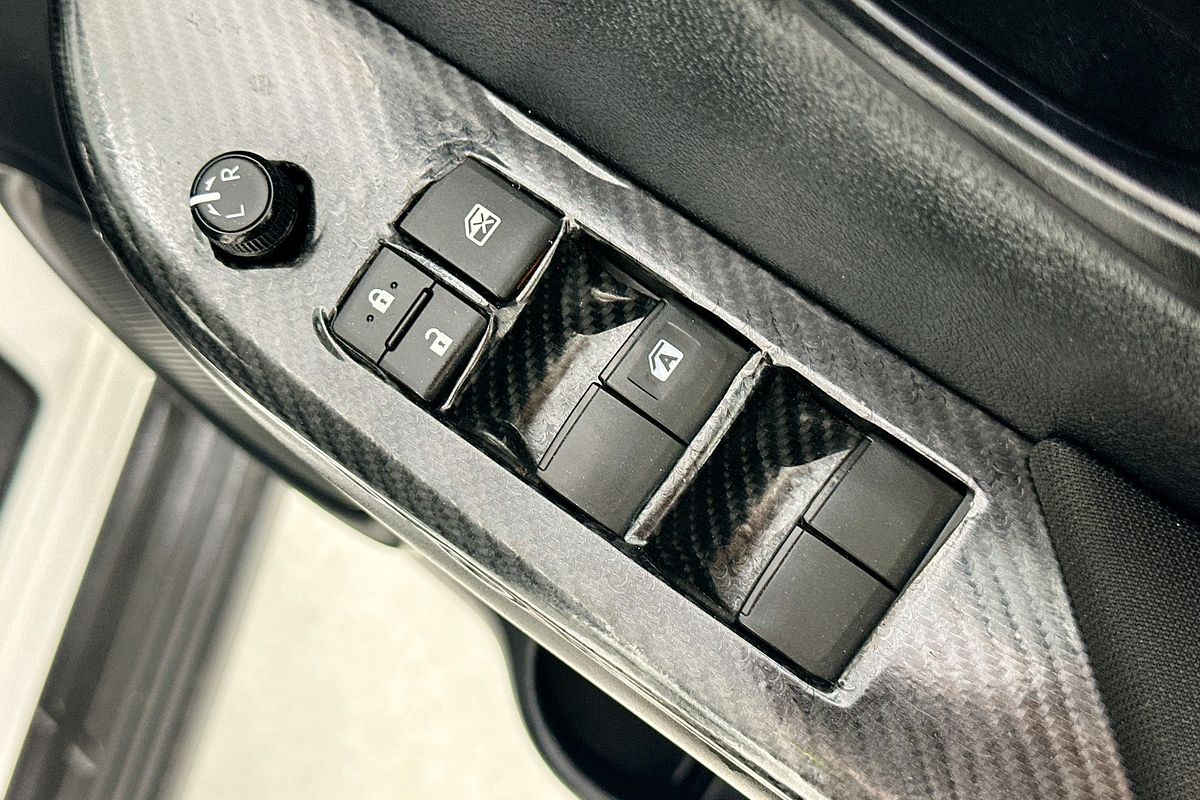 2021 Toyota HILUX SR (4x4) GUN126R FACELIFT 4X4