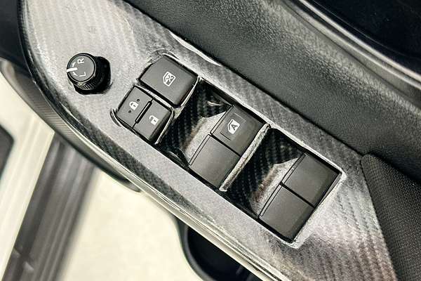 2021 Toyota HILUX SR (4x4) GUN126R FACELIFT 4X4