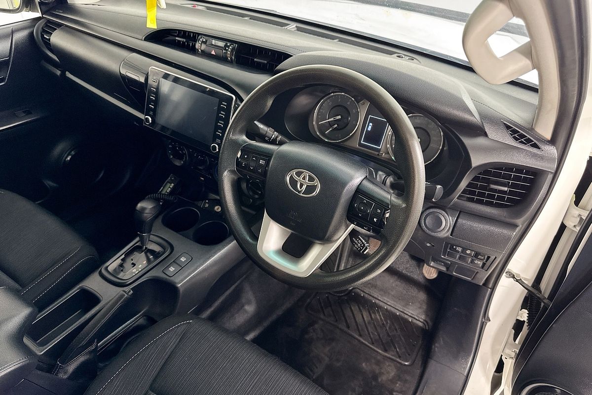 2021 Toyota HILUX SR (4x4) GUN126R FACELIFT 4X4