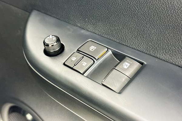 2025 Toyota HILUX SR (4x4) GUN126R RC 4X4