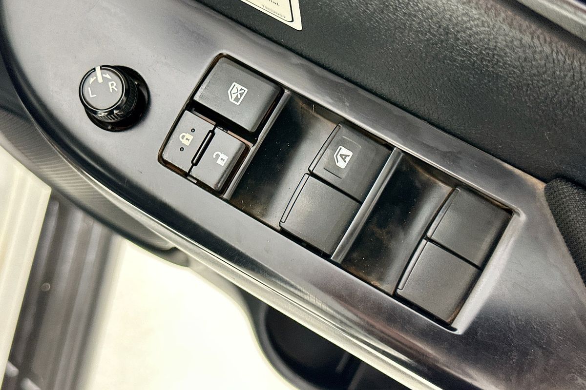 2021 Toyota HILUX SR (4x4) GUN126R 4X4