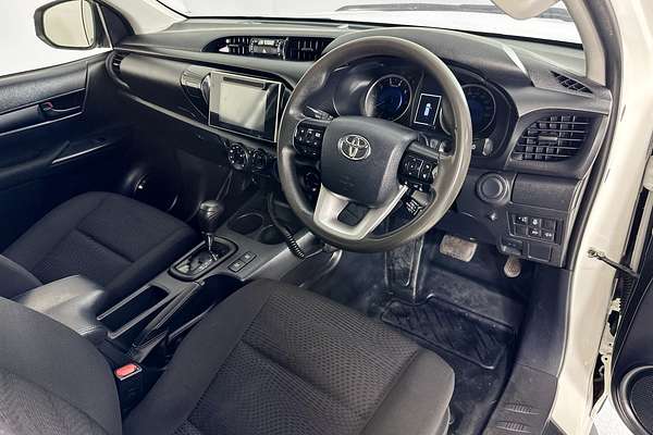 2019 Toyota HILUX SR (4x4) GUN126R MY19 4X4