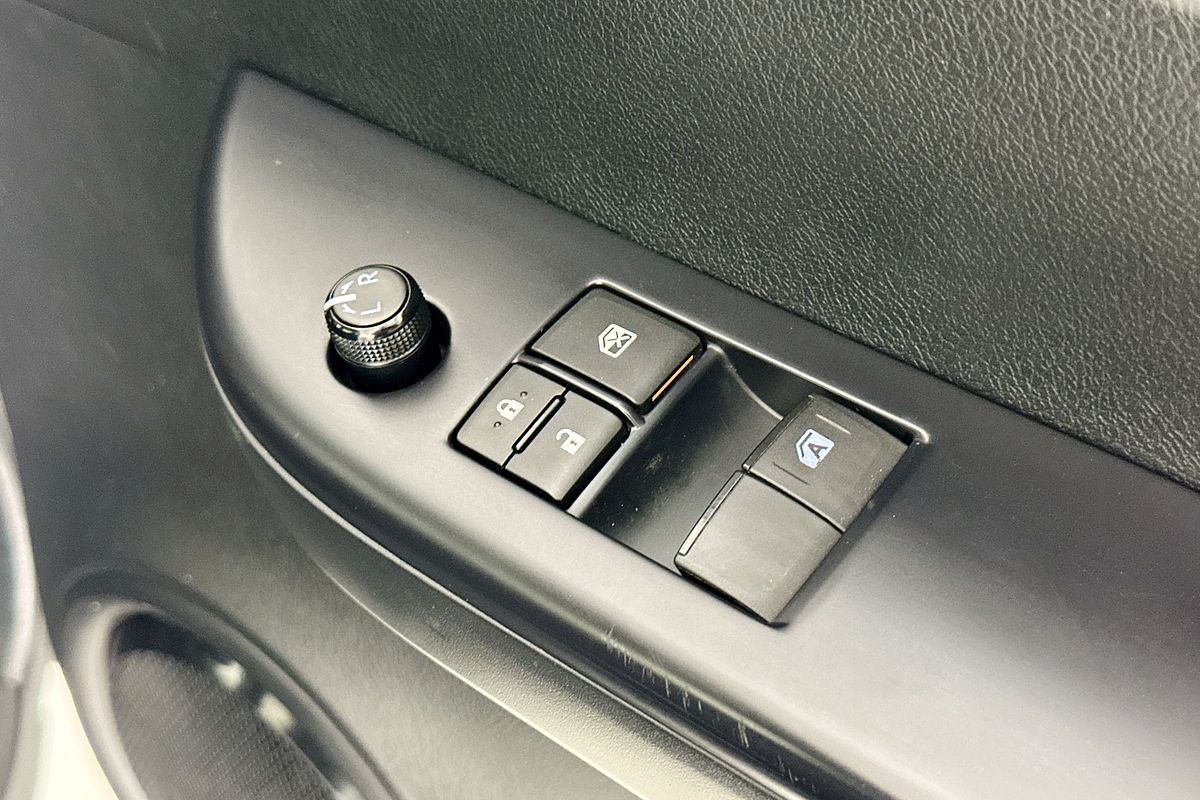 2023 Toyota HILUX WORKMATE (4x2) TGN121R 4x2