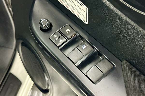 2022 Toyota HILUX SR (4x4) GUN126R 4X4